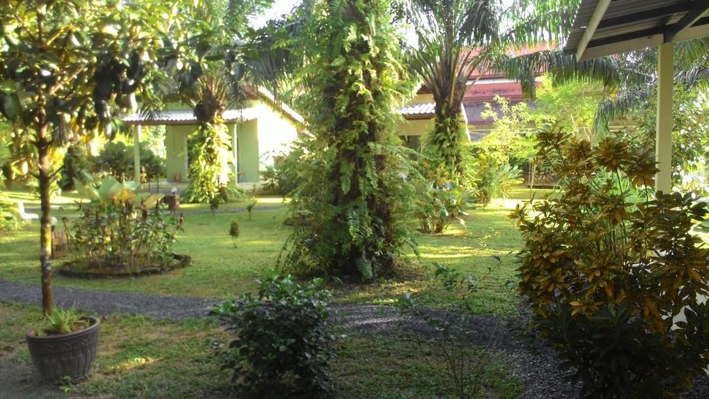 Aathid Garden Khao Lak Βίλα Δωμάτιο φωτογραφία